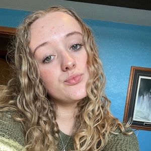 Meet your Posher, Katelyn